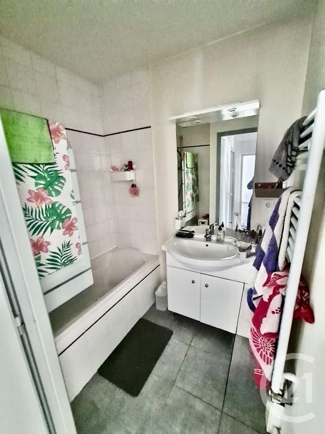 Appartement T3 à vendre - 3 pièces - 54.0 m2 - BESANCON - 25 - FRANCHE-COMTE - Century 21 Avenir Immobilier