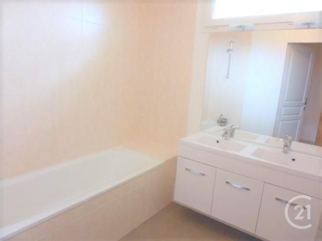 Appartement F4 à louer - 4 pièces - 86.0 m2 - BESANCON - 25 - FRANCHE-COMTE - Century 21 Avenir Immobilier Appartement F4 à louer - 4 pièces - 86.0 m2 - BESANCON - 25 - FRANCHE-COMTE - Century 21 Avenir Immobilier