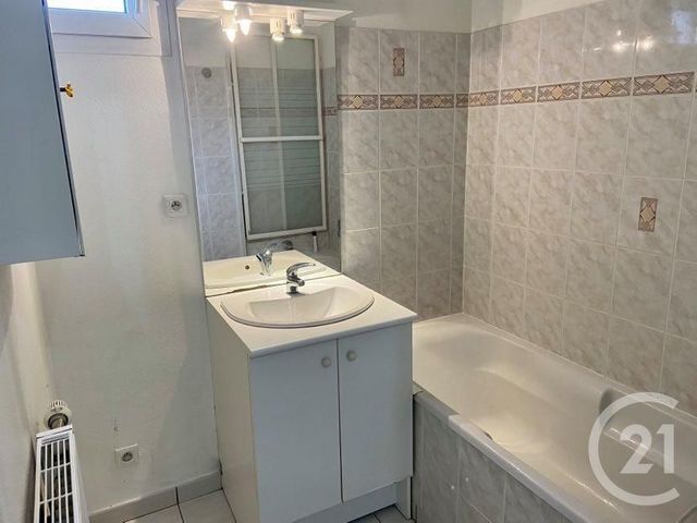 Appartement F3 à vendre - 3 pièces - 69.0 m2 - BESANCON - 25 - FRANCHE-COMTE - Century 21 Avenir Immobilier Appartement F3 à vendre - 3 pièces - 69.0 m2 - BESANCON - 25 - FRANCHE-COMTE - Century 21 Avenir Immobilier