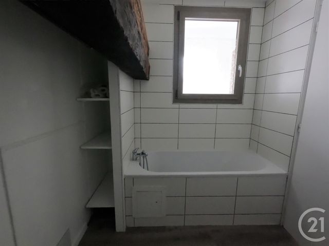 Afficher la photo en grand Appartement F5 à louer - 5 pièces - 95.84 m2 - BESANCON - 25 - FRANCHE-COMTE - Century 21 Avenir Immobilier