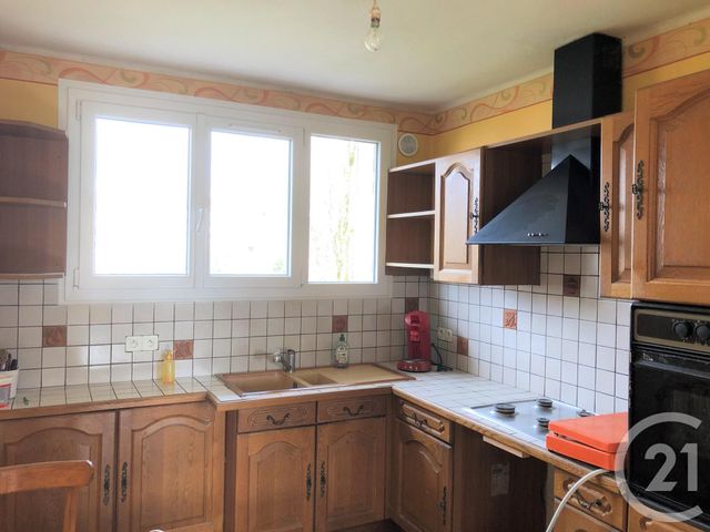 Afficher la photo en grand Appartement T4 à louer - 4 pièces - 65.0 m2 - BESANCON - 25 - FRANCHE-COMTE - Century 21 Avenir Immobilier