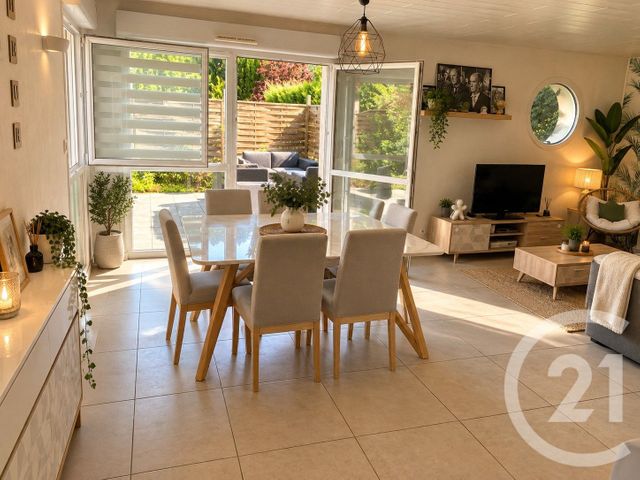 Appartement F5 à vendre - 5 pièces - 76.0 m2 - ROCHE LEZ BEAUPRE - 25 - FRANCHE-COMTE - Century 21 Avenir Immobilier