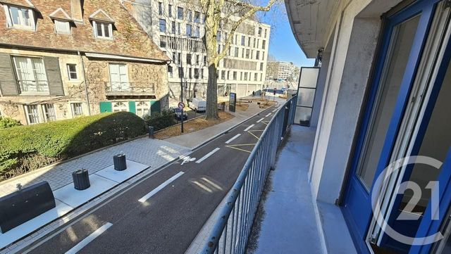 Appartement T5 à louer - 5 pièces - 86.27 m2 - BESANCON - 25 - FRANCHE-COMTE - Century 21 Avenir Immobilier