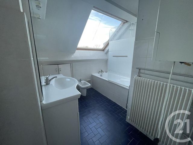 Appartement F5 à vendre - 8 pièces - 130.0 m2 - BESANCON - 25 - FRANCHE-COMTE - Century 21 Avenir Immobilier