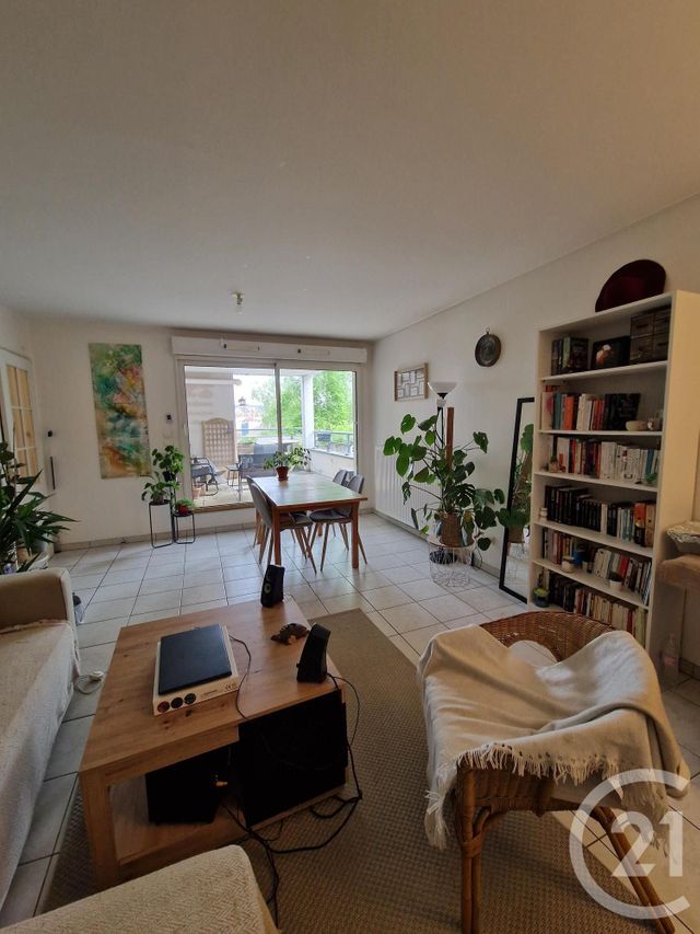 Appartement T2 à vendre - 2 pièces - 62.15 m2 - BESANCON - 25 - FRANCHE-COMTE - Century 21 Avenir Immobilier