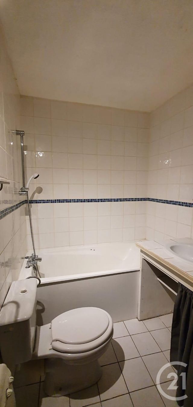 Appartement F2 à louer - 2 pièces - 42.0 m2 - BESANCON - 25 - FRANCHE-COMTE - Century 21 Avenir Immobilier