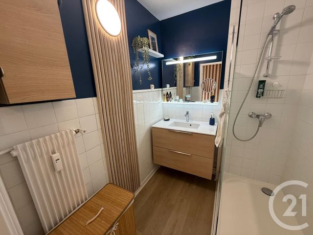 Afficher la photo en grand Appartement F4 à vendre - 4 pièces - 74.0 m2 - BESANCON - 25 - FRANCHE-COMTE - Century 21 Avenir Immobilier