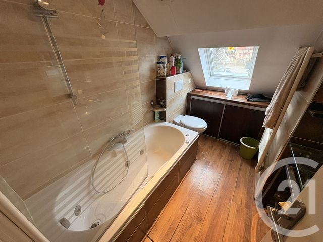 Appartement T2 à vendre - 2 pièces - 40.0 m2 - ROCHE LEZ BEAUPRE - 25 - FRANCHE-COMTE - Century 21 Avenir Immobilier