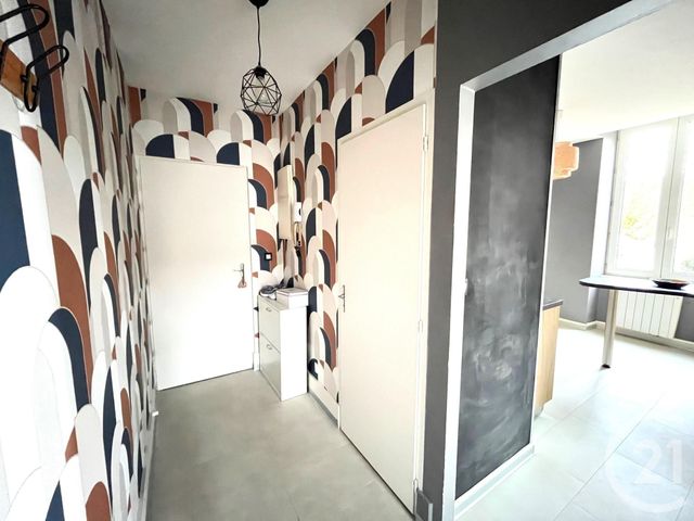 Appartement T2 à louer - 2 pièces - 61.62 m2 - POUILLEY LES VIGNES - 25 - FRANCHE-COMTE - Century 21 Avenir Immobilier