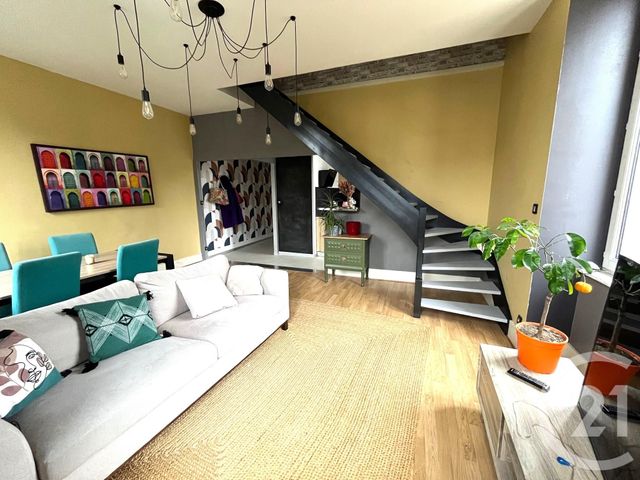 Appartement T2 à louer - 2 pièces - 61.62 m2 - POUILLEY LES VIGNES - 25 - FRANCHE-COMTE - Century 21 Avenir Immobilier