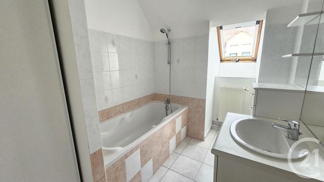 Appartement F5 à louer - 5 pièces - 86.0 m2 - CHEMAUDIN ET VAUX - 25 - FRANCHE-COMTE - Century 21 Avenir Immobilier