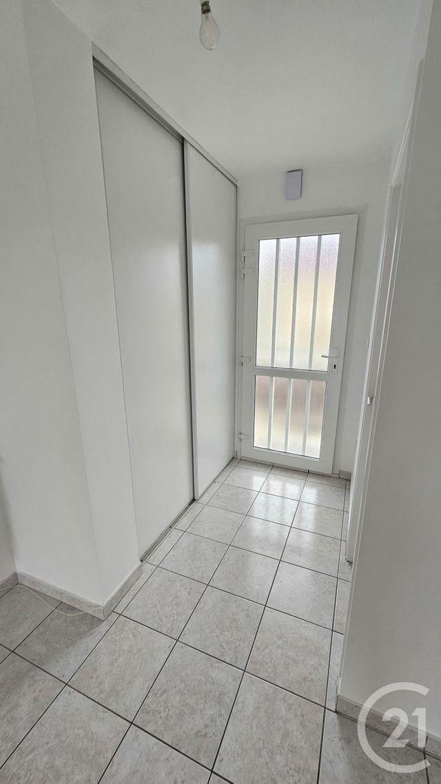 Appartement F5 à louer - 5 pièces - 86.0 m2 - CHEMAUDIN ET VAUX - 25 - FRANCHE-COMTE - Century 21 Avenir Immobilier