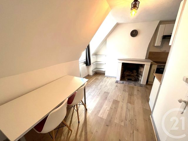 Appartement Duplex à louer - 2 pièces - 30.66 m2 - BESANCON - 25 - FRANCHE-COMTE - Century 21 Avenir Immobilier