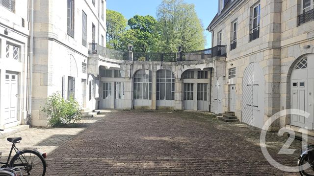 Appartement F4 à louer - 3 pièces - 107.0 m2 - BESANCON - 25 - FRANCHE-COMTE - Century 21 Avenir Immobilier
