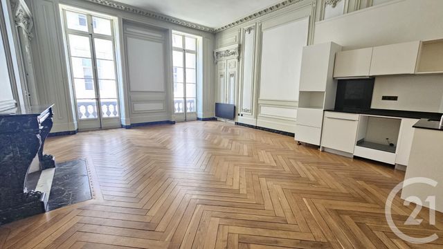 Appartement F4 à louer - 3 pièces - 107.0 m2 - BESANCON - 25 - FRANCHE-COMTE - Century 21 Avenir Immobilier