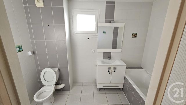 Appartement F3 à louer - 3 pièces - 64.0 m2 - BESANCON - 25 - FRANCHE-COMTE - Century 21 Avenir Immobilier