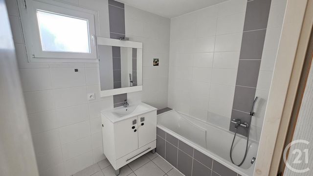 Appartement F3 à louer - 3 pièces - 64.0 m2 - BESANCON - 25 - FRANCHE-COMTE - Century 21 Avenir Immobilier