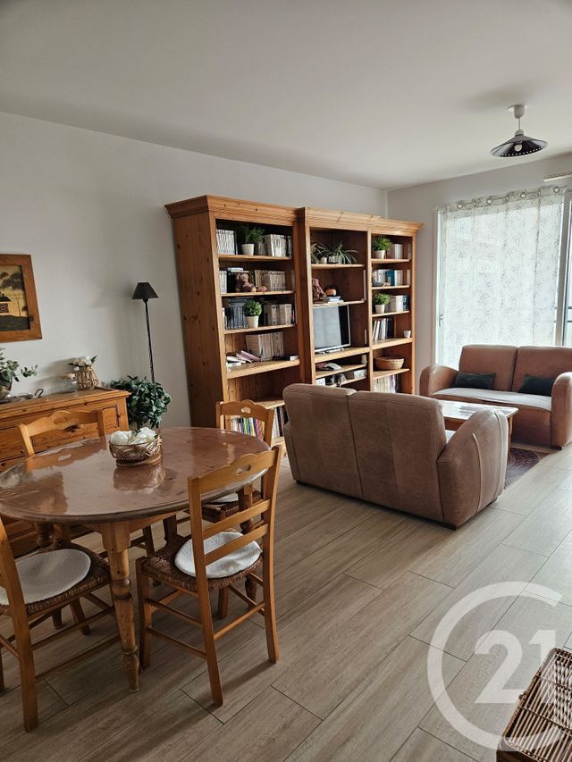 Appartement T2 à vendre - 2 pièces - 53.15 m2 - BESANCON - 25 - FRANCHE-COMTE - Century 21 Avenir Immobilier