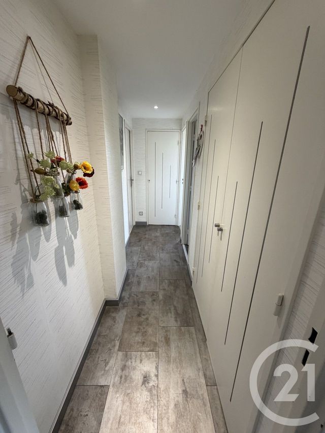 Appartement F4 à vendre - 4 pièces - 69.6 m2 - BESANCON - 25 - FRANCHE-COMTE - Century 21 Avenir Immobilier