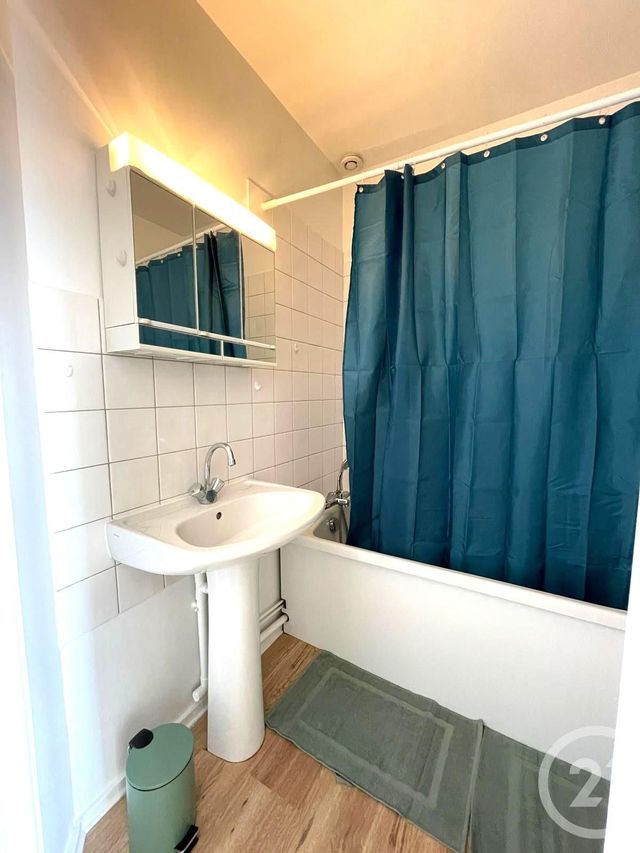 Appartement T2 à louer - 3 pièces - 45.0 m2 - SAONE - 25 - FRANCHE-COMTE - Century 21 Avenir Immobilier