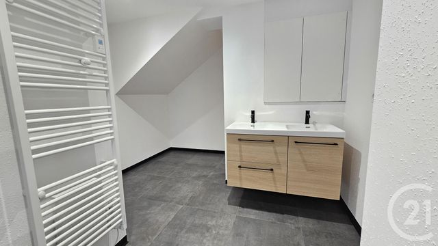 Appartement F5 à louer - 5 pièces - 98.07 m2 - TARCENAY - 25 - FRANCHE-COMTE - Century 21 Avenir Immobilier