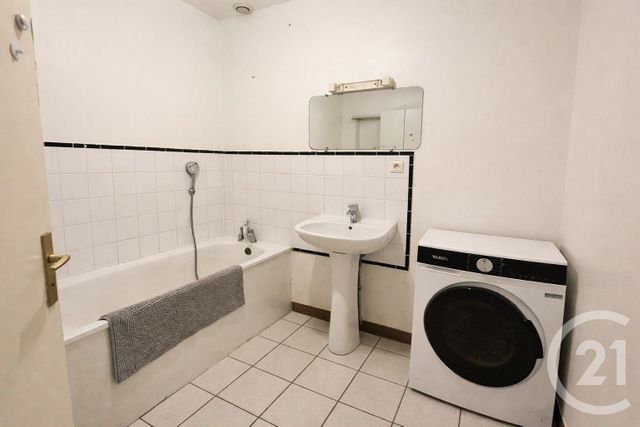 Appartement F2 à louer - 2 pièces - 62.38 m2 - FRANOIS - 25 - FRANCHE-COMTE - Century 21 Avenir Immobilier