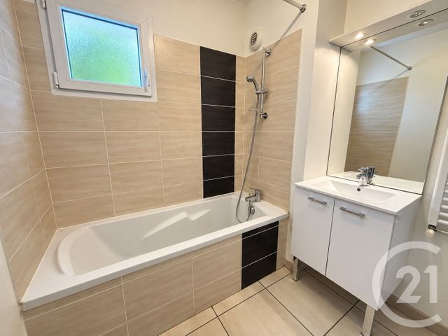 Appartement T3 à vendre - 3 pièces - 64.09 m2 - BESANCON - 25 - FRANCHE-COMTE - Century 21 Avenir Immobilier