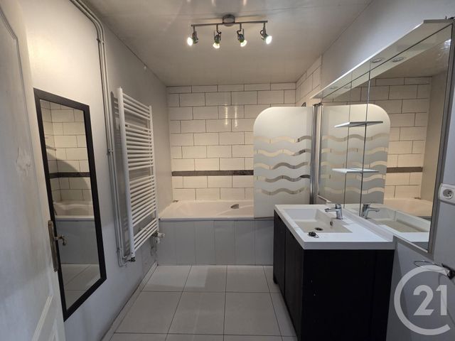 Appartement T4 à vendre - 5 pièces - 118.13 m2 - SAONE - 25 - FRANCHE-COMTE - Century 21 Avenir Immobilier