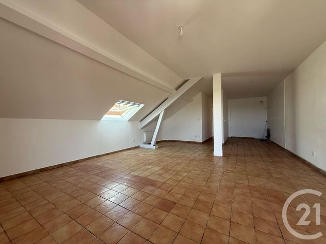 Appartement T3 à louer - 3 pièces - 76.0 m2 - GENNES - 25 - FRANCHE-COMTE - Century 21 Avenir Immobilier