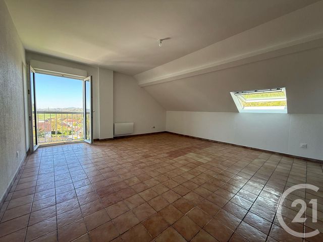 Appartement T3 à louer GENNES