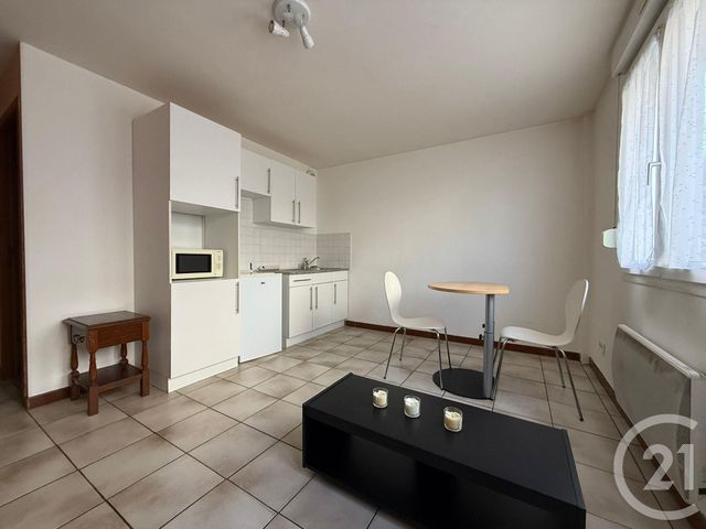 Appartement Studio à louer GENNES