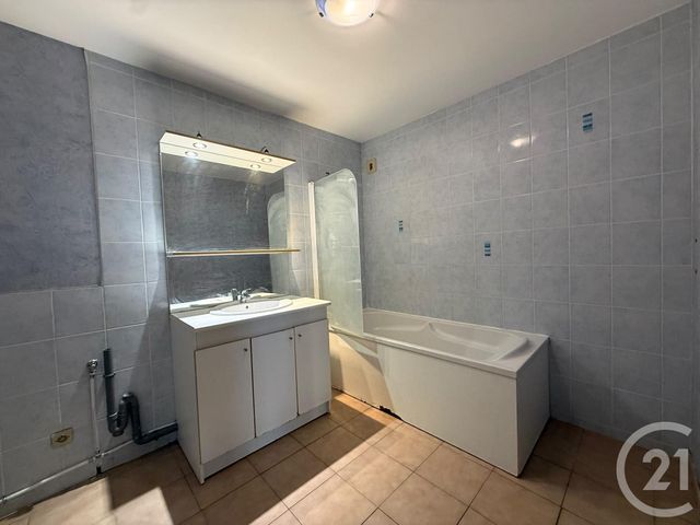 Appartement F4 à vendre - 4 pièces - 108.0 m2 - GENNES - 25 - FRANCHE-COMTE - Century 21 Avenir Immobilier
