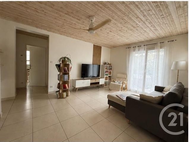 Appartement F4 à louer - 4 pièces - 118.0 m2 - LE GRATTERIS - 25 - FRANCHE-COMTE - Century 21 Avenir Immobilier